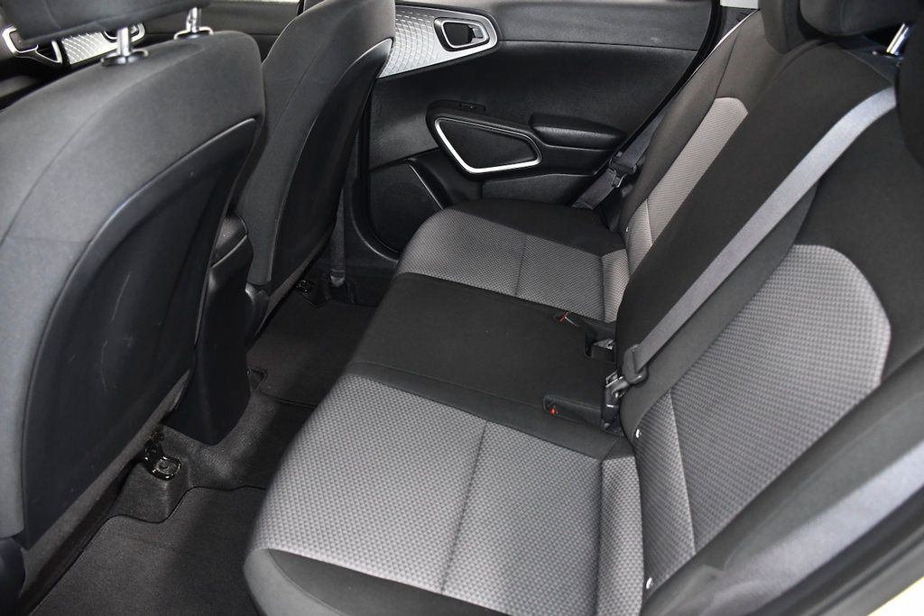 2024 Kia Soul LX IVT - 23043073 - 9
