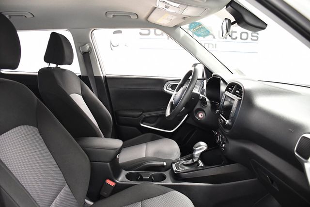 2024 Kia Soul LX IVT - 23043073 - 15