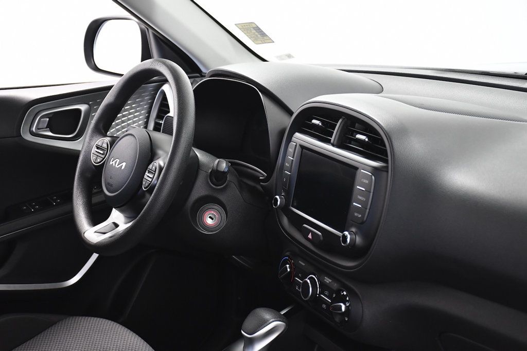 2024 Kia Soul LX IVT - 23099013 - 16