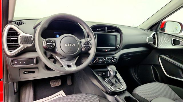 2024 Kia Soul LX IVT with Technology Package - 23016513 - 11
