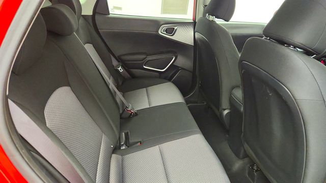 2024 Kia Soul LX IVT with Technology Package - 23016513 - 19