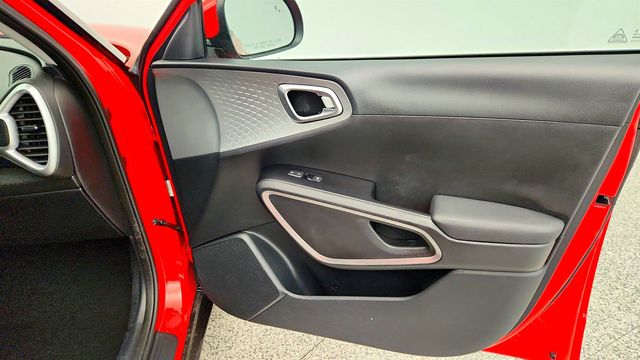 2024 Kia Soul LX IVT with Technology Package - 23016513 - 22