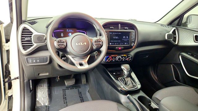 2024 Kia Soul LX IVT w/ Technology Package - 23088132 - 11