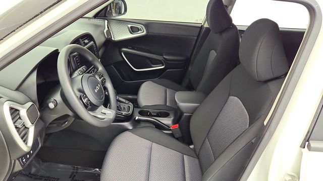 2024 Kia Soul LX IVT w/ Technology Package - 23088132 - 17