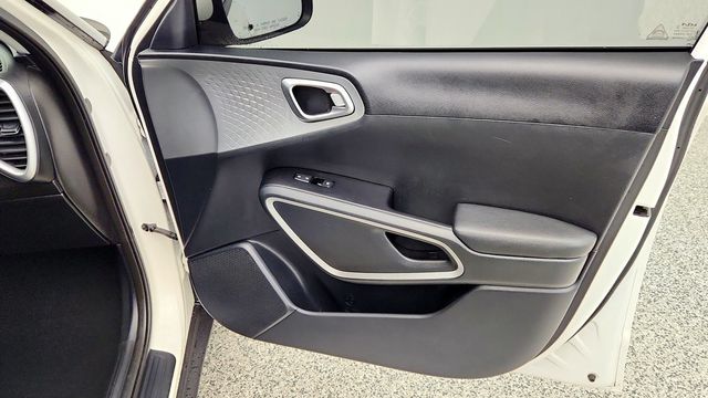 2024 Kia Soul LX IVT w/ Technology Package - 23088132 - 23