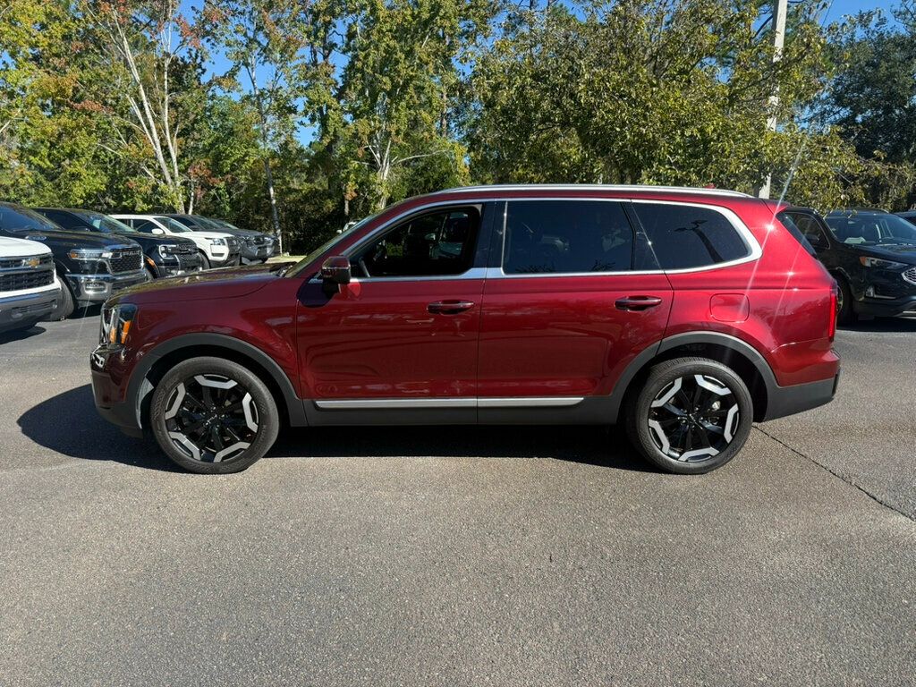 2024 Kia Telluride S photo 2