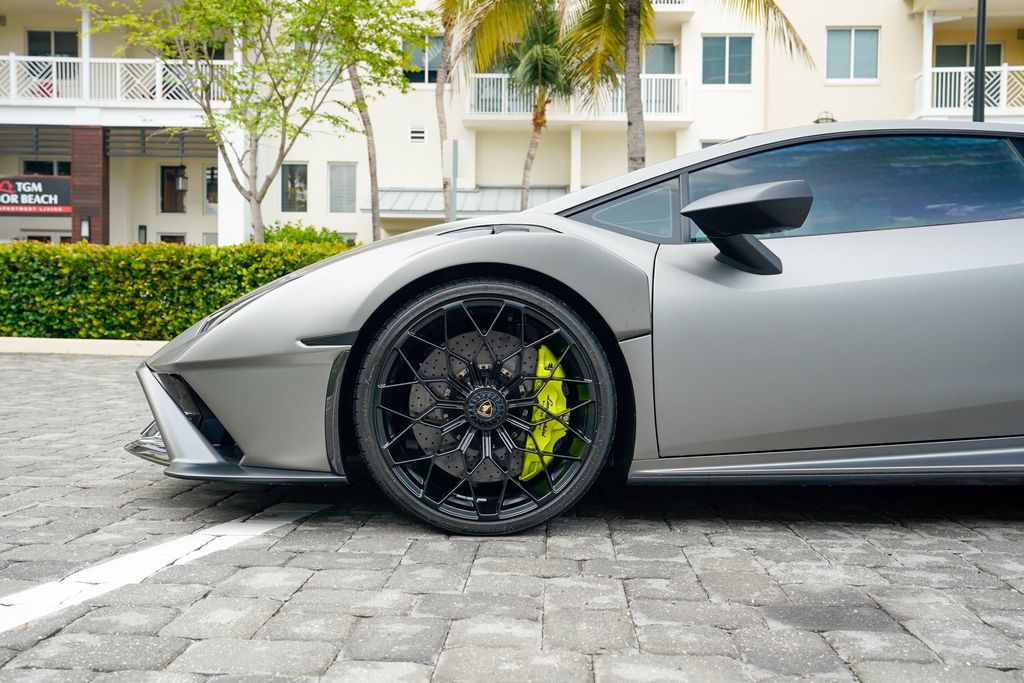 2024 Lamborghini Huracan STO Coupe - 23059285 - 12