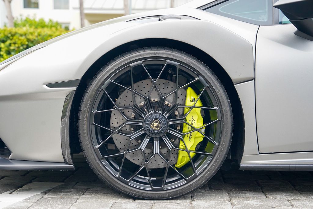 2024 Lamborghini Huracan STO Coupe - 23059285 - 13