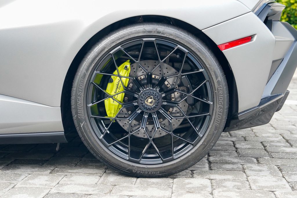2024 Lamborghini Huracan STO Coupe - 23059285 - 16
