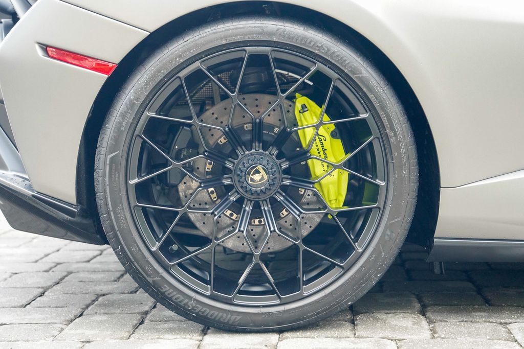 2024 Lamborghini Huracan STO Coupe - 23059285 - 31