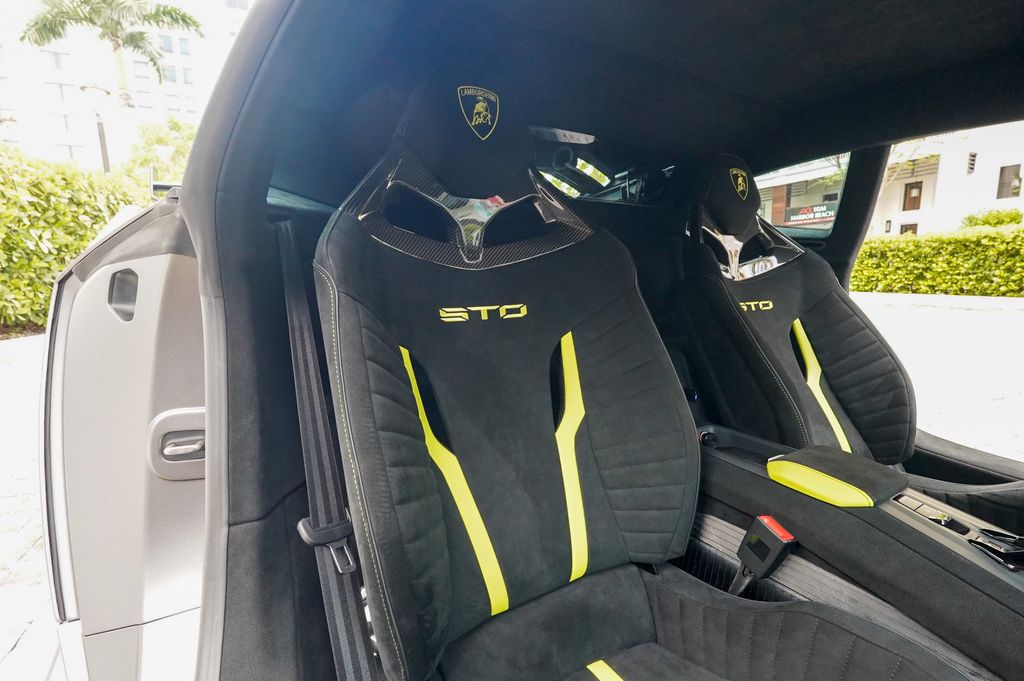 2024 Lamborghini Huracan STO Coupe - 23059285 - 90