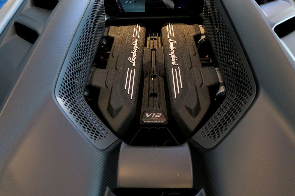2024 Lamborghini Revuelto photo 13