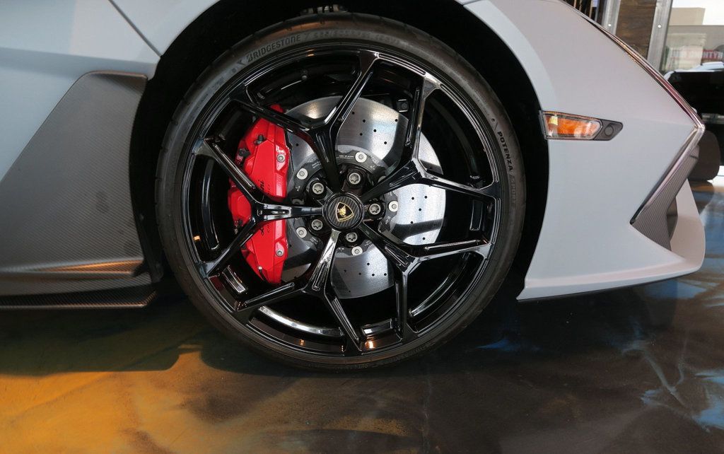 2024 Lamborghini Revuelto photo 14