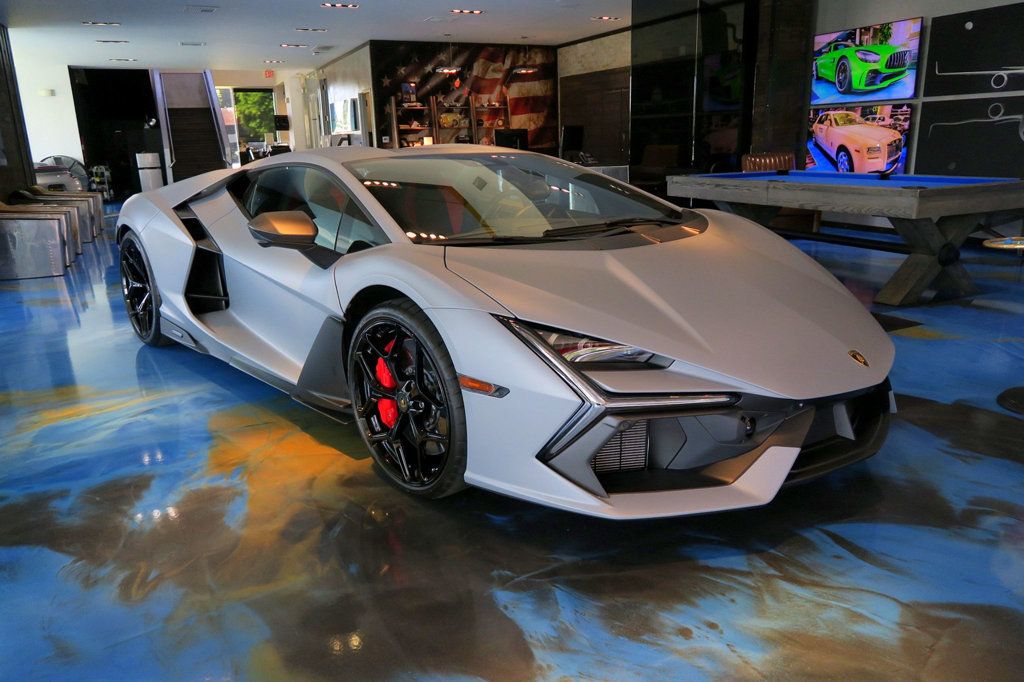 2024 Lamborghini Revuelto photo 18
