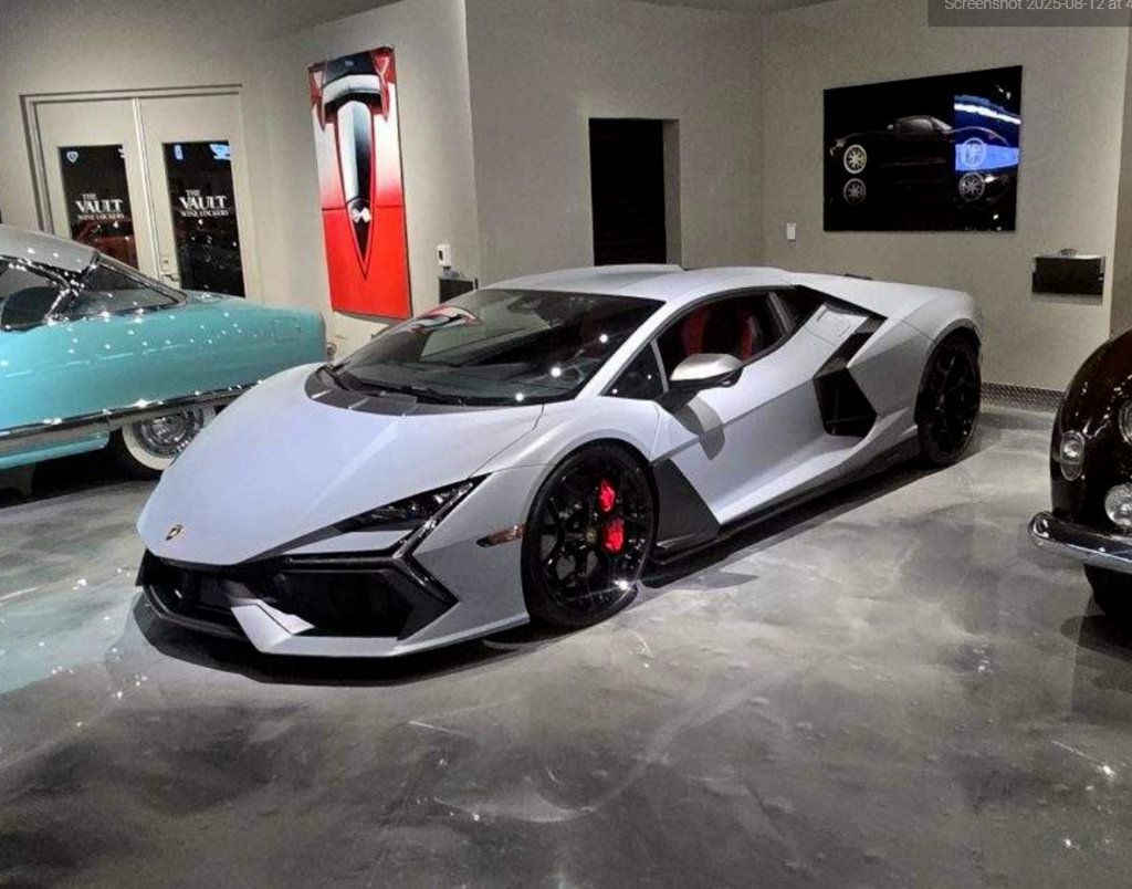 2024 Lamborghini Revuelto photo 20