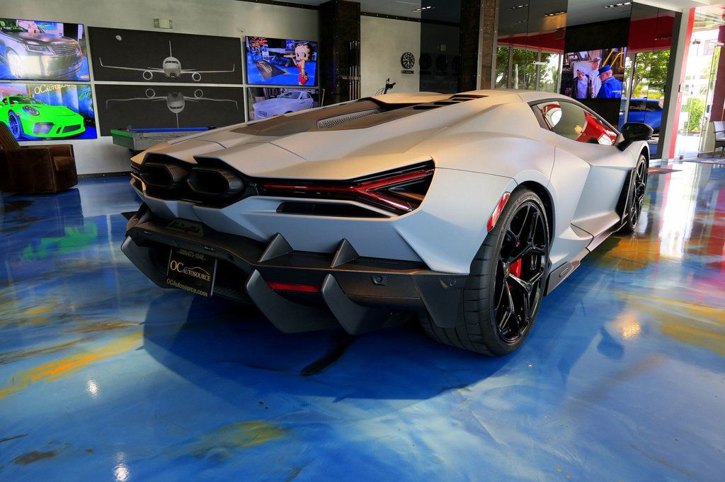 2024 Lamborghini Revuelto photo 2