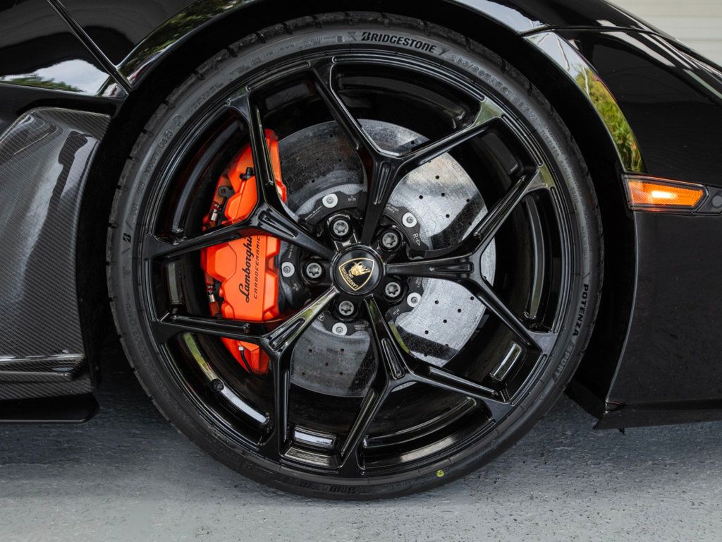 2024 Lamborghini Revuelto photo 18