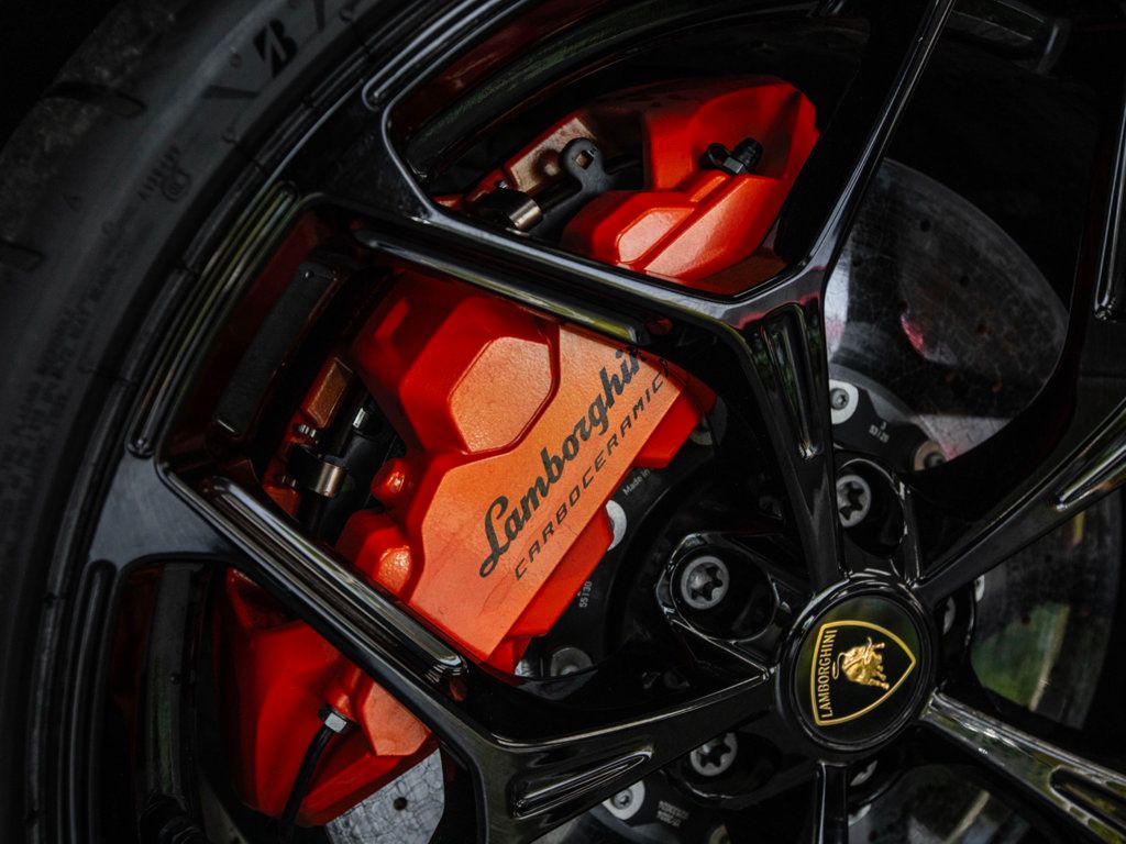 2024 Lamborghini Revuelto photo 19