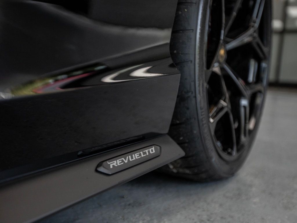 2024 Lamborghini Revuelto photo 23