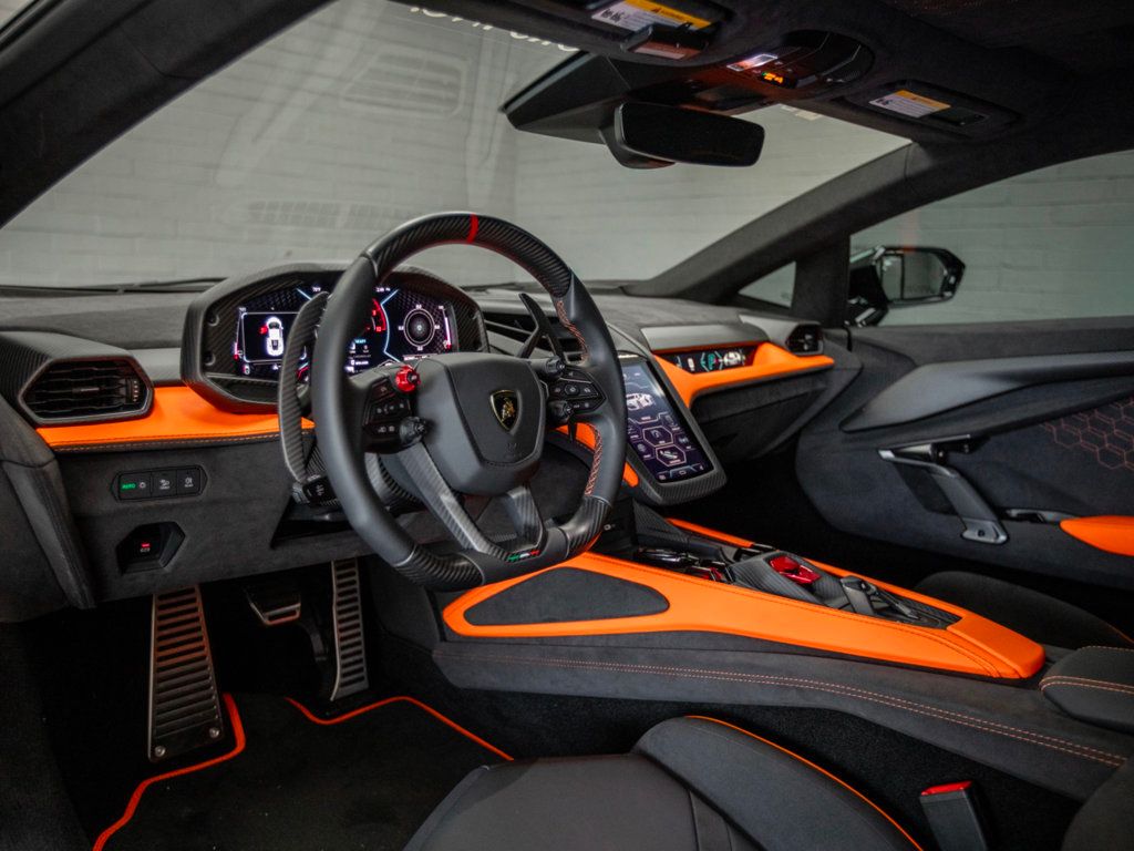 2024 Lamborghini Revuelto photo 25