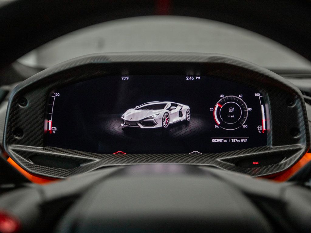 2024 Lamborghini Revuelto photo 29