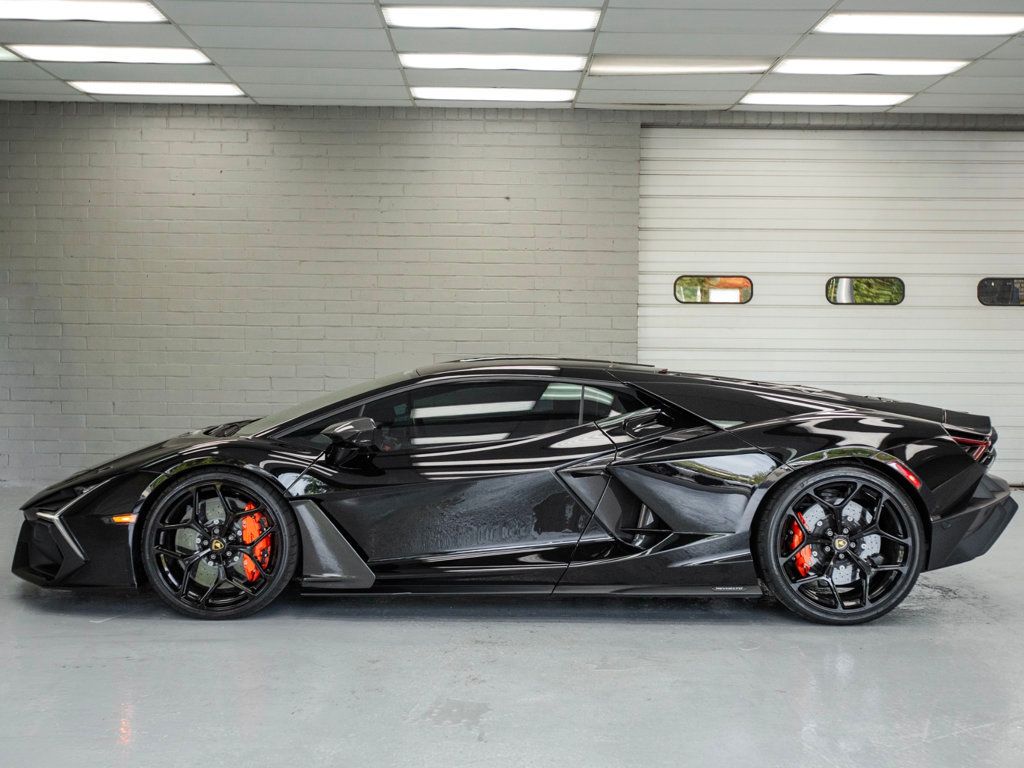 2024 Lamborghini Revuelto photo 4