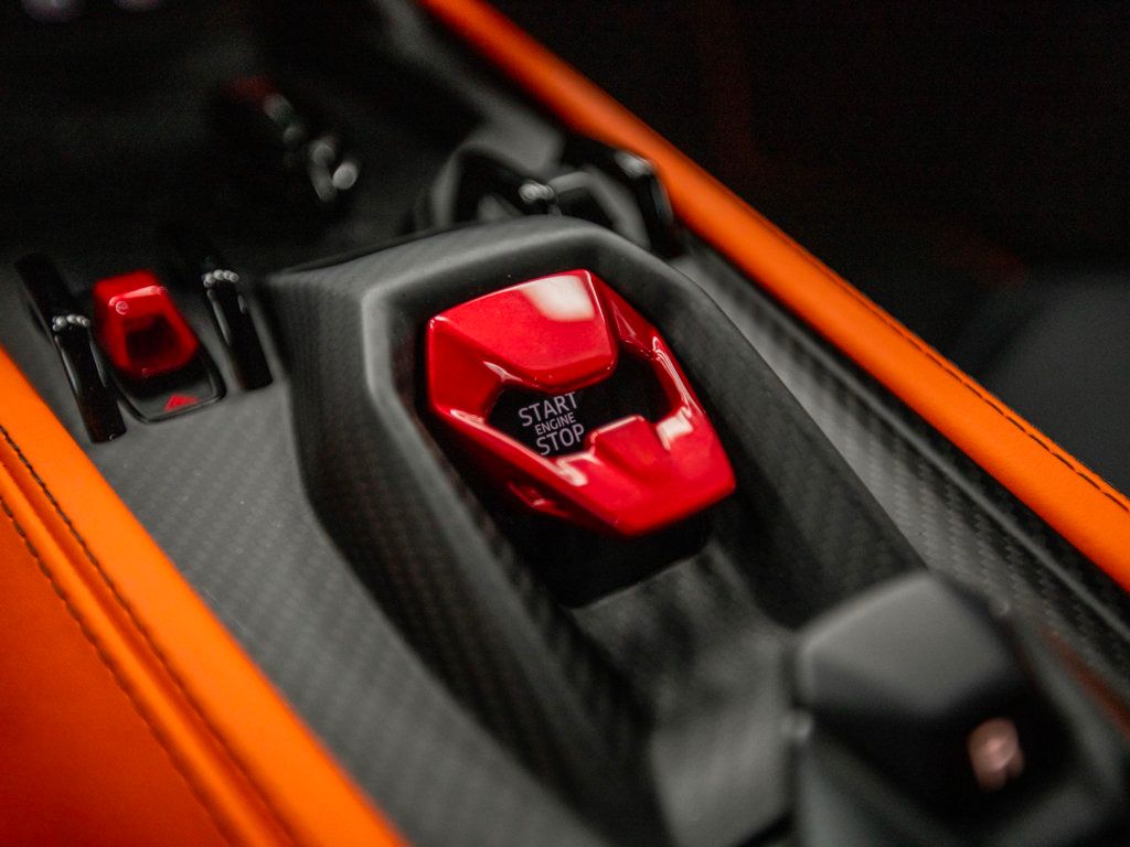 2024 Lamborghini Revuelto photo 33