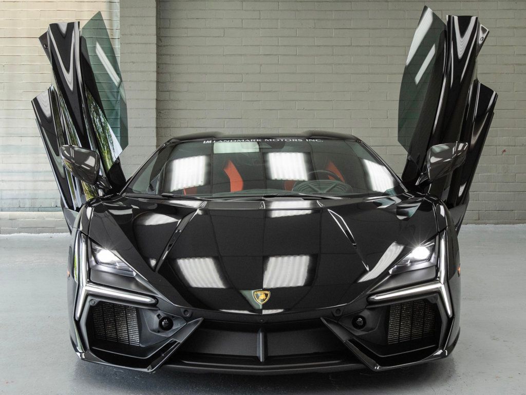 2024 Lamborghini Revuelto photo 5