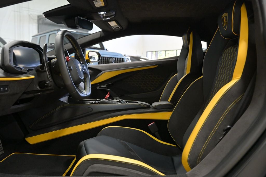 2024 Lamborghini Revuelto Coupe - 23015796 - 28