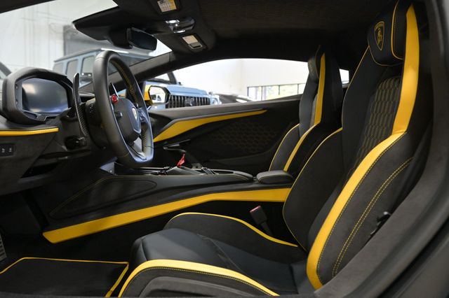 2024 Lamborghini Revuelto Coupe - 23015796 - 28