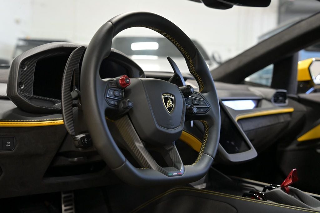 2024 Lamborghini Revuelto Coupe - 23015796 - 29