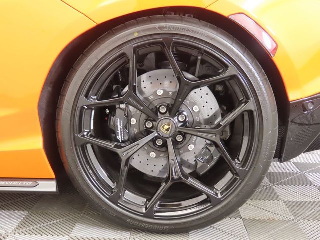 bark 62B8005 グレー 2024 Used Lamborghini Revuelto Coupe at Bentley Scottsdale