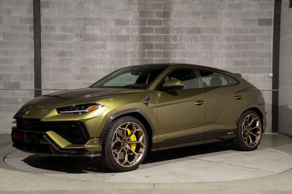 Lamborghini URUS photo 5