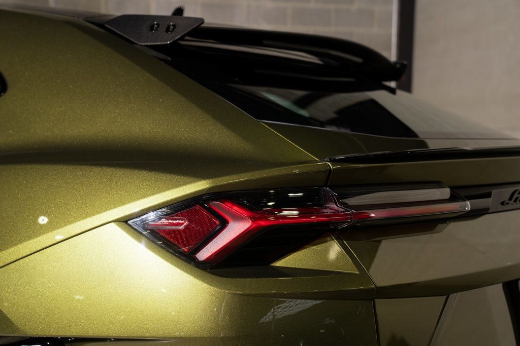 Lamborghini URUS photo 56