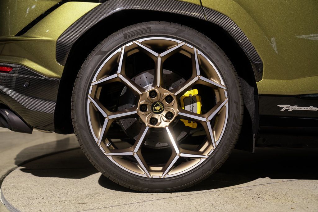 Lamborghini URUS photo 65