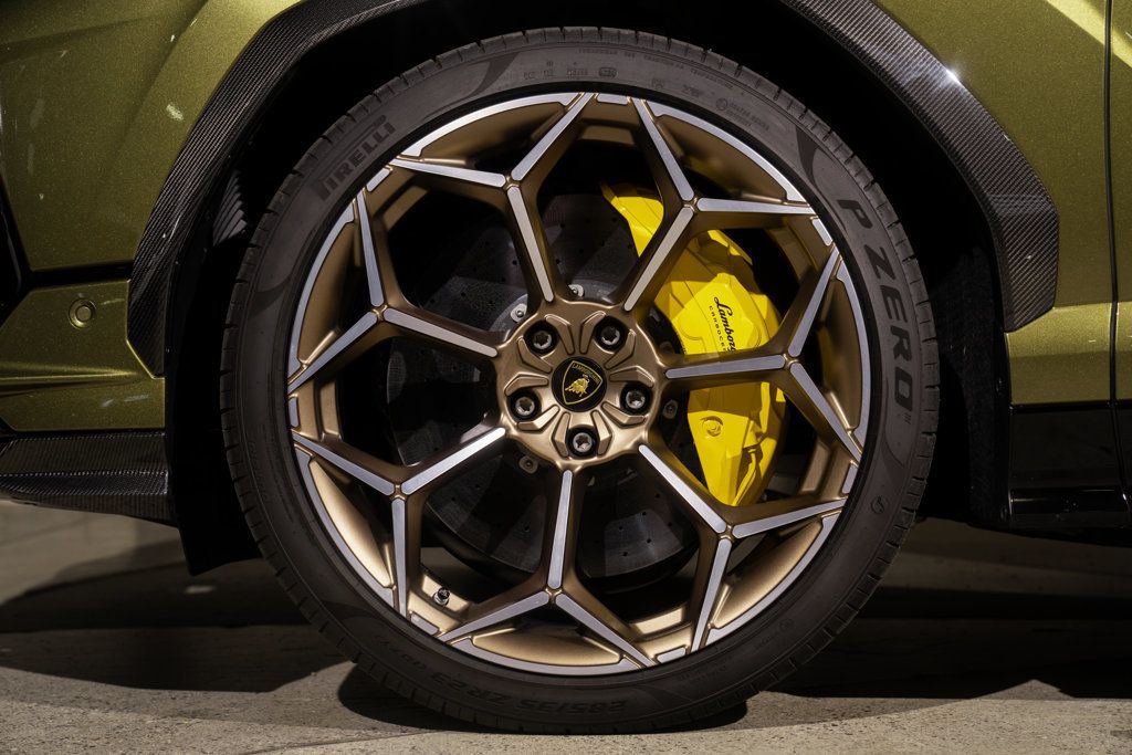 Lamborghini URUS photo 67