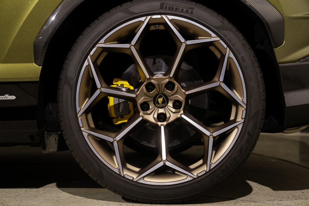 Lamborghini URUS photo 68
