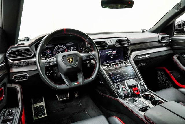 2024 Lamborghini Urus 4.0 V8 Performante's photo