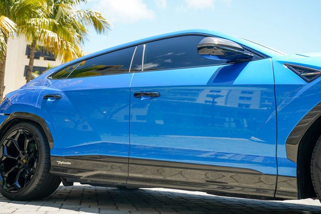 2024 Lamborghini Urus Performante photo 10