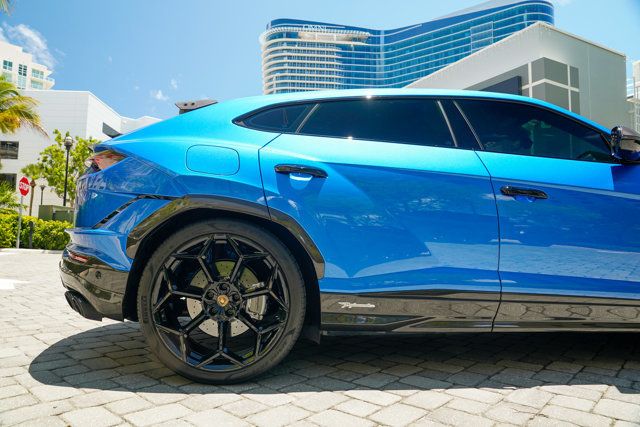 2024 Lamborghini Urus Performante photo 16