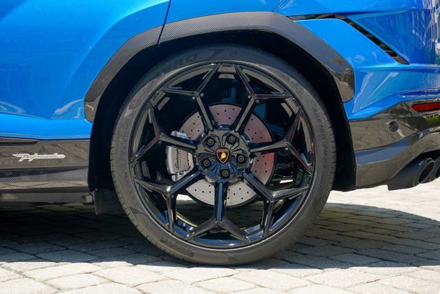 2024 Lamborghini Urus Performante photo 32
