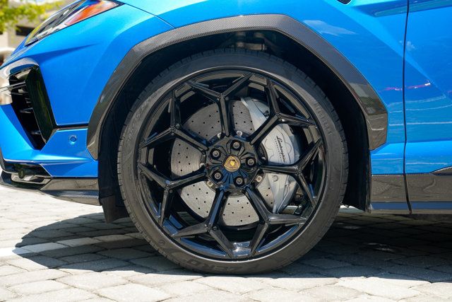 2024 Lamborghini Urus Performante photo 35