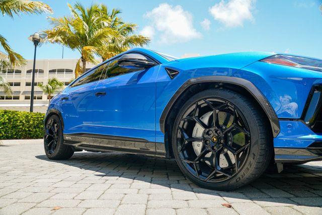2024 Lamborghini Urus Performante photo 9