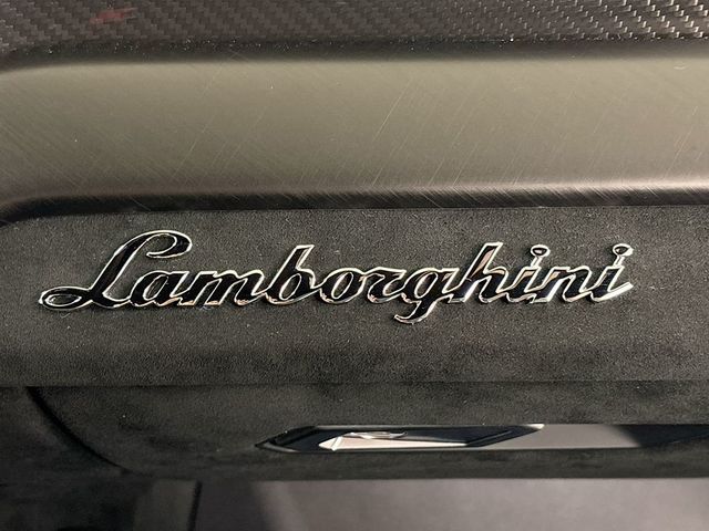 2024 Lamborghini Urus Performante AWD - 23040232 - 26