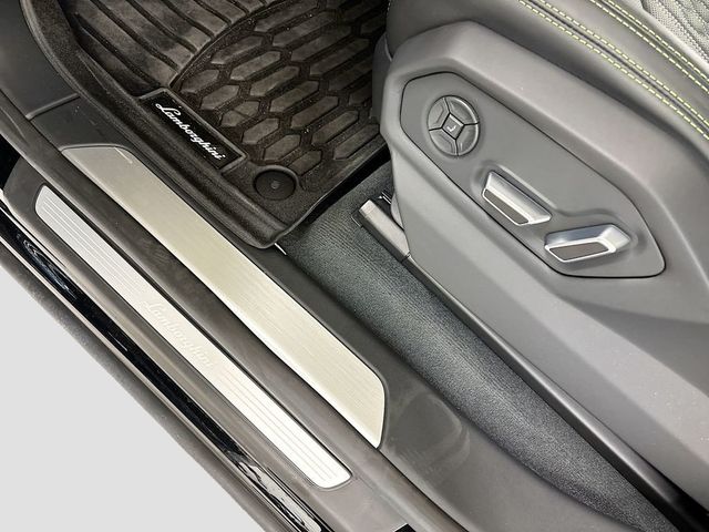 2024 Lamborghini Urus Performante AWD - 23040232 - 27