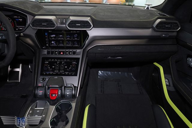 2024 Lamborghini Urus Performante AWD - 22932992 - 29