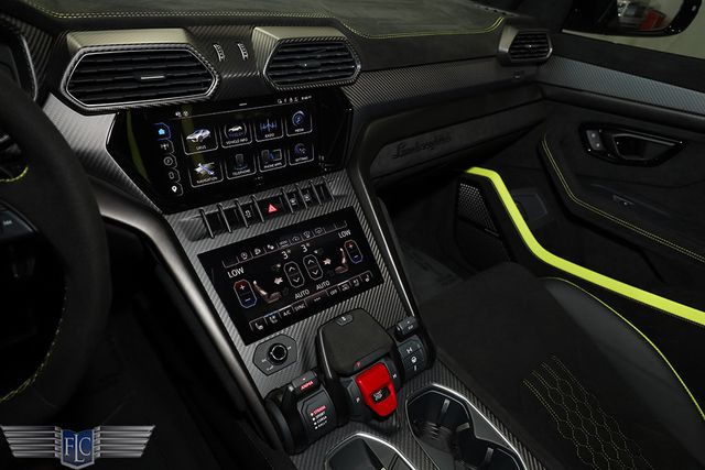 2024 Lamborghini Urus Performante AWD - 22932992 - 31