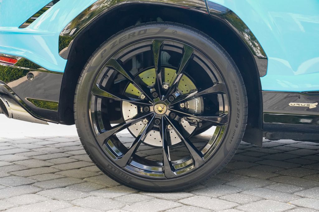 2024 Lamborghini Urus S AWD - 22953843 - 29