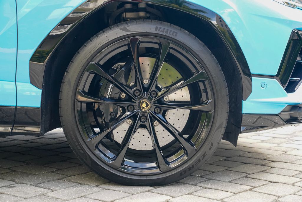 2024 Lamborghini Urus S AWD - 22953843 - 32