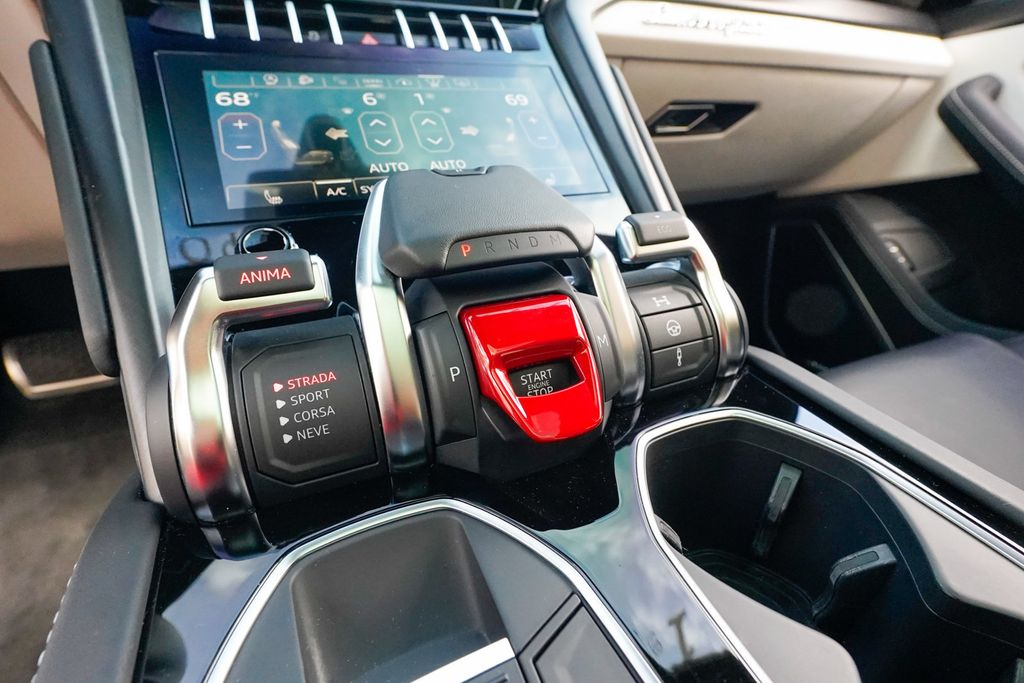 2024 Lamborghini Urus S AWD - 22953843 - 61